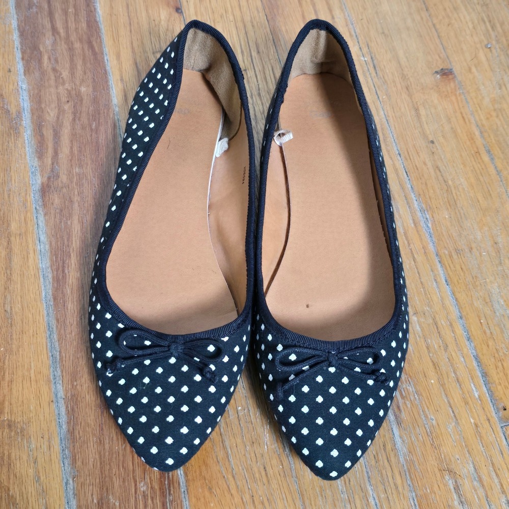 GAP Flat Shoes Womens 8 Black White Dot